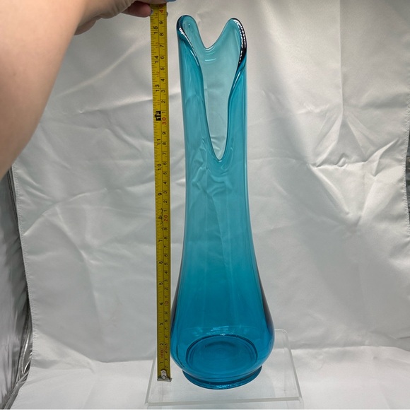 Vintage LE Smith Swung Vase Blue Mid-Century Large Glass Table Decor Retro - Picture 10 of 10